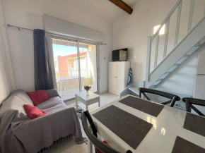 Appartement T3 avec Piscine, Climatisation et Parking à 350m de la Plage - Capacité 4 Personnes - FR-1-749-34
